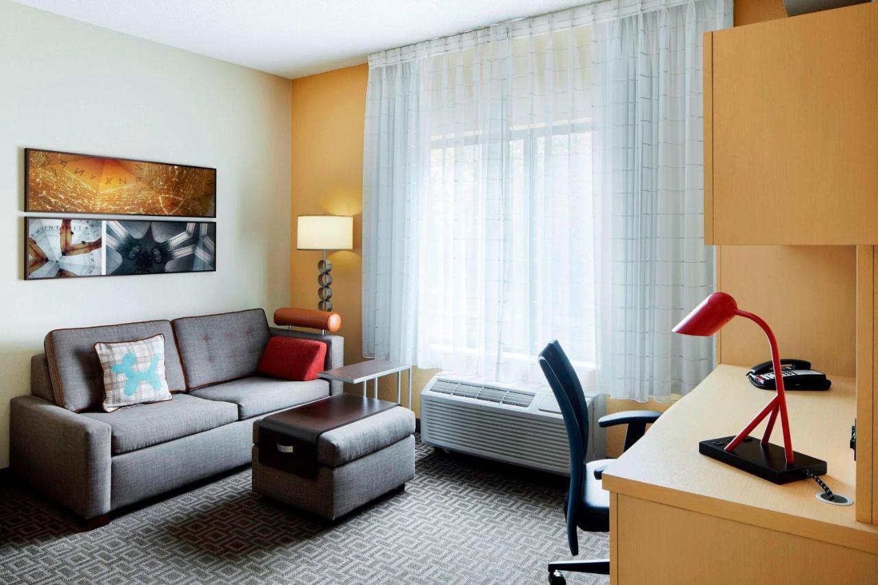 One-Bedroom Queen Suite Sofa Bed