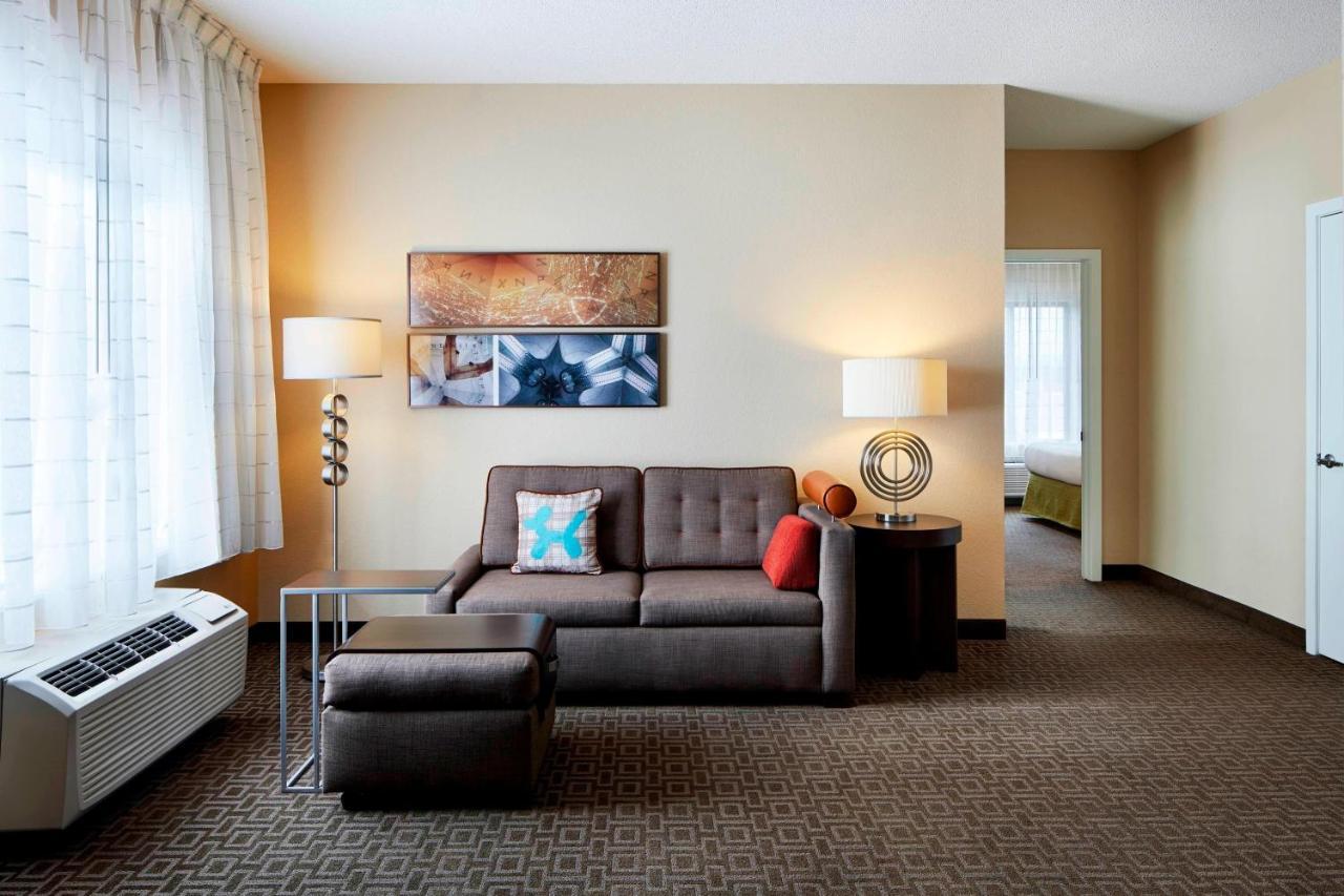 Two-Bedroom Suite,1361958968:JPEG