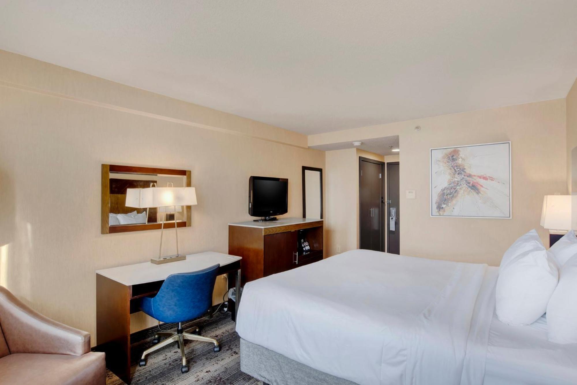 Standard Queen Room